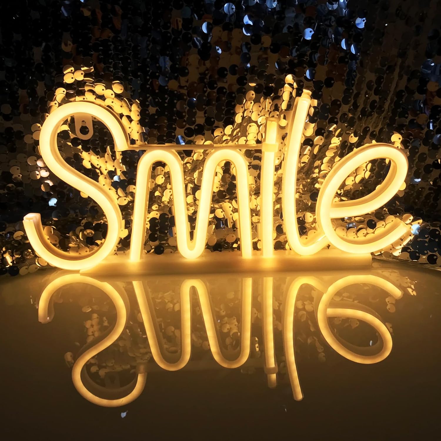 Smile led glødende skilt på veggen neonlys